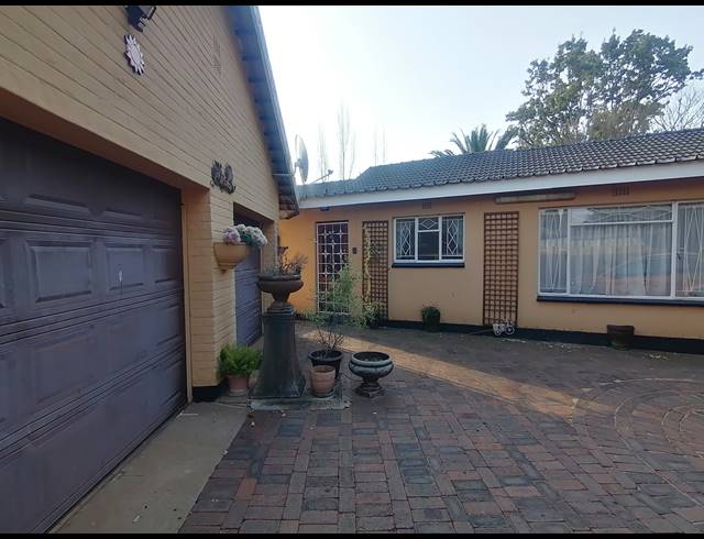 3 BEDROOM FREESTANDING SOLD IN STILFONTEIN EXT 4